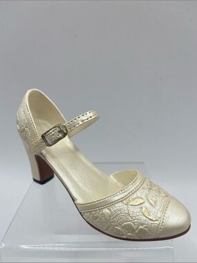 Just The Right Shoe by Raine Showers of Flowers Miniature Shoe Figurine